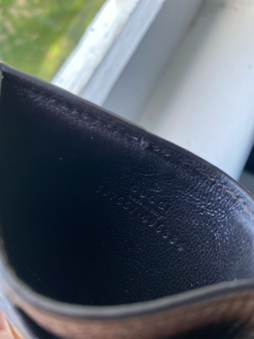 Gucci Brown GG Supreme Card Case with Gold Tiger Accent - Picture 2 of 8